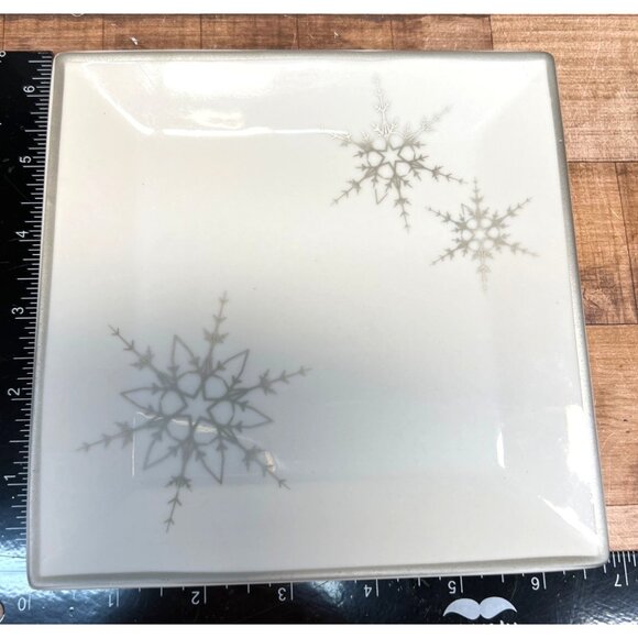 Holiday Snowflake Square Porcelain Plates Set Of 4 - Picture 5 of 5